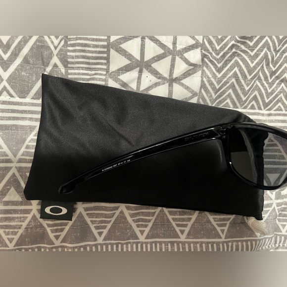 Oakley glasses - Picture 2 of 3